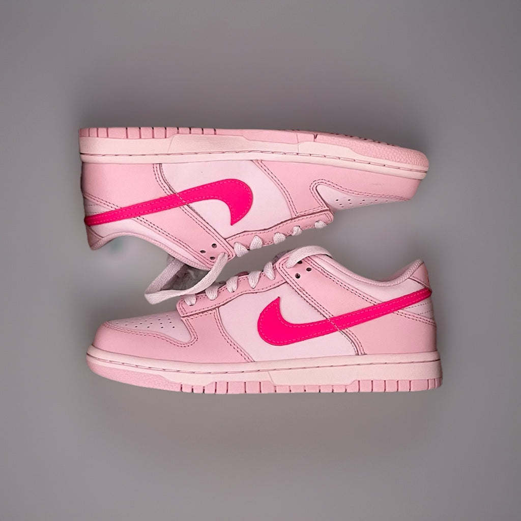 Nike Dunk Triple Pink